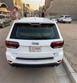 جیپ گراند شیرۆکی